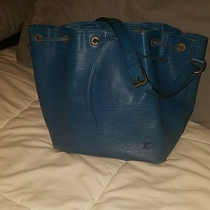 ❌Sold❌Louis Vuitton Epi Petite Noe